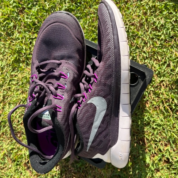 Nike Women's Athletic Shoes - Black and Purple - Picture 2 of 5
